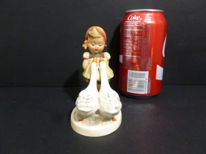 LINDA FIGURA DE ABEJA VEE HUMMEL W.ALEMANIA PORCELANA 4 1/4" NIÑA GANSO # 47 3/0 8078 - Imagen 1 de 6