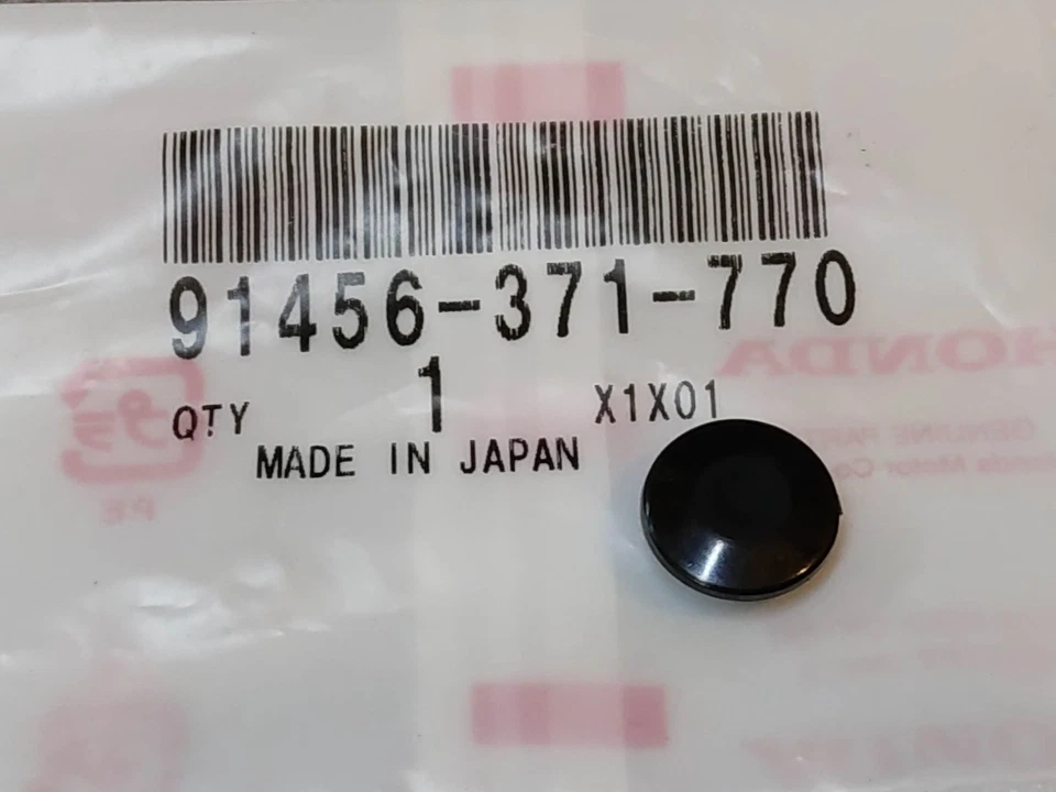 Bouchon plastique noir de vis BTR HONDA 91456-371-770