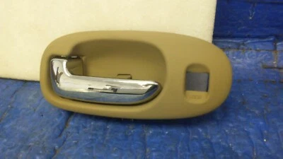 Manija de puerta interior delantera izquierda genuina Mopar TAN/CROMO OEM US271T5 Foto 1 de 4