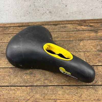 Sillín de asiento vintage Terry Liberator Selle Italia amarillo negro mujer recortado 1996 Foto 1 de 4