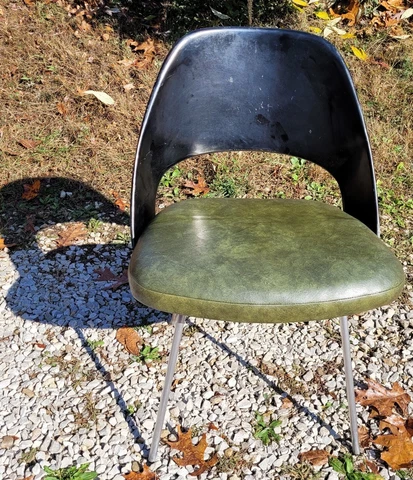 Vintage Knoll Armless Executive chair, designed by Eero Saarinen Cover