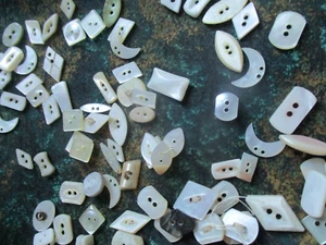 90 Vtg WEE WHITE Shell/Abolone BABY DOLL BUTTONS 1/2 - 3/4" HTF Moon/Diamond/MOR - Picture 1 of 10
