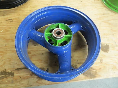 Rueda trasera Kawasaki ZX7R/ZX9R 1994-1997 Foto 1 de 2