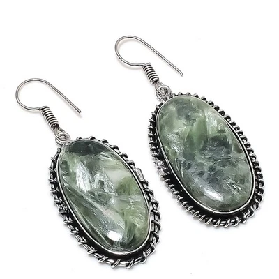 Pendiente de joyería de piedras preciosas de serafinita hecho a mano 2,05" Foto 1 de 4