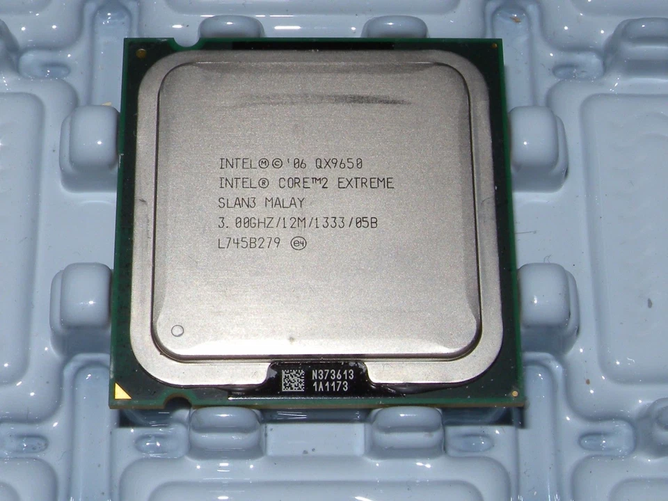 Intel Core 2 Extreme QX9650 3.0GHz SLAN3 12MB LGA775 Quad-Core cpu，very fresh!! - Image 1 of 1
