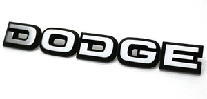 "NUEVO emblema de capucha ""DODGE"" piezas de ajuste piezas delanteras / para camión RAM 86-90 RAM MP3185 - Imagen 1 de 13
