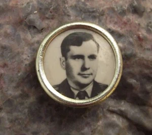 1962 Pavel Popovich Vostok 4 Soviet Space Pioneer Astronaut Photograph Pin Badge - Picture 1 of 2