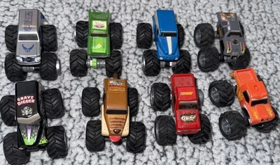Monster Jam Ultimate Micro Collection de K’Nex Lote de 8 Camiones Foto 1 de 4