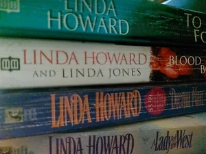 Linda Howard 18 Books A lady of the West dream man to die for Blood Born - Picture 1 of 24