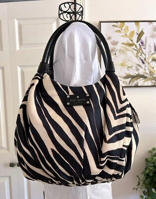 Bolso de Mano Kate Spade Nylon Cebra 🦓 Estampado Shoppe Pequeño Karen Hobo Foto 1 de 4