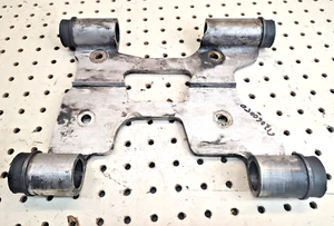 SKIDOO MXZ ADRENALINE 800 HO PTEK 2006 LOWER ENGINE MOTOR MOUNT PLATE 512060050 - Imagen 1 de 7