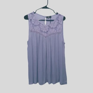 Lascana for Venus Women's Lavender Crepe Floral Lace Inset Tank Size Large - Picture 1 of 11