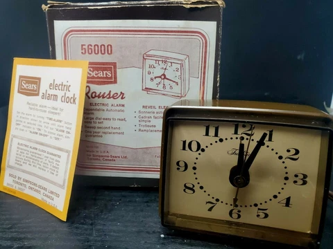 Vintage Sears Roebuck And Co. Tradition 3" Travel Alarm Clock w/Box 1333-150 Cover