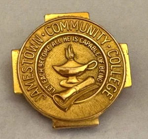 Vintage JAMESTOWN COMMUNITY COLLEGE 10KGP Brooch/Pin - Picture 1 of 2