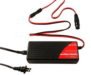VMAX BC2403 + XLR 3 Pin Buchse Stecker 24V 3 Amp 4-stufig Smart Batterieladegerät - Bild 1 von 2