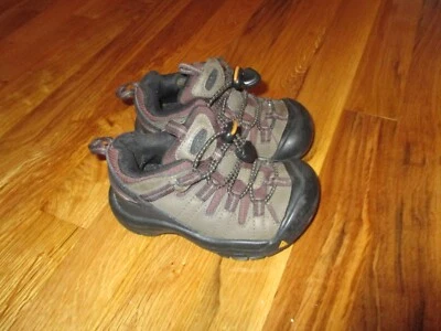 Little Boys Keen Taupe Brown Black Quick Lace Hiking Shoes Size 9-10 - Image 1 of 4