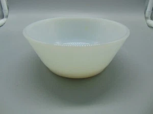 Fire King White Dessert Bowl 4.75 in. x 2 in. Footed Bottom MINT - Bild 1 von 2