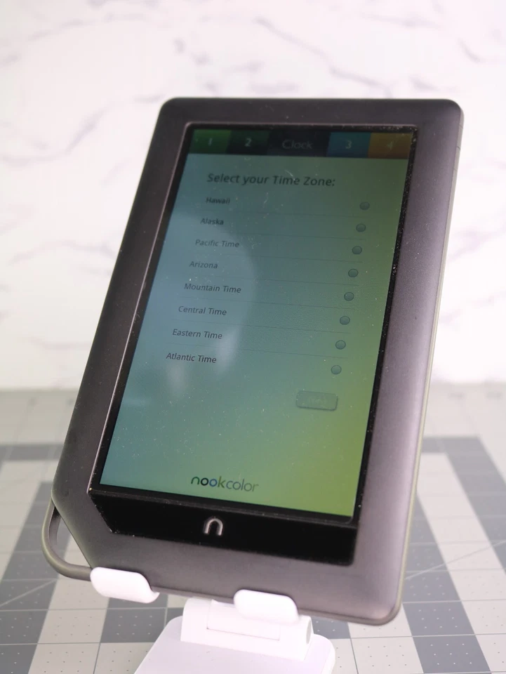 Tablet Barnes & Noble Nook Color 8 GB Wi-Fi 7 pulgadas BNRV200 Mesa Probada Solo Buena Foto 1 de 4