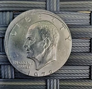 1978 $1 Ike Dollar ERROR Struck 20% Off-Center  - Picture 1 of 3