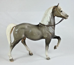 Caballo Rampante Occidental Breyers Cheyenne #110 con Reigns. Gris humo. 1963-71. - Imagen 1 de 7