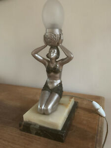 Ancienne statue sculpture femme lampe Art Déco 1930 argentée style leverrier