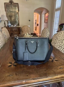 Large Prada Saffiano Men's Tote Bag - Picture 1 of 8