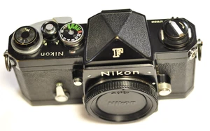 Nikon corpo nero F 35mm con mirino standard nero. - Foto 1 di 7