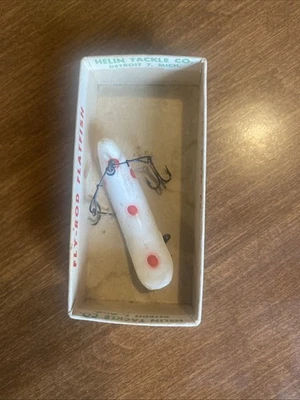 Señuelo vintage de pez plano de helina blanca F6 con caja Foto 1 de 4