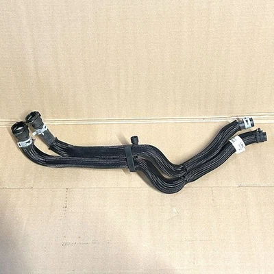 Manguera de suministro y devolución de calefacción Ram 1500 2020-2023 nueva OEM - Mopar - 68268598AD Foto 1 de 3