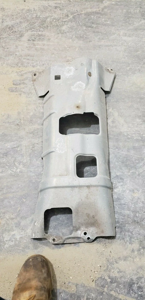 Subaru Impreza WRX 2010 escudo térmico delantero 59020FG011  Foto 1 de 1