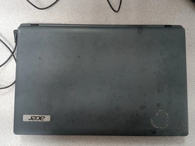 Acer Aspire 5733-4477 Series Model No. PEW71 Laptop FÜR TEILE - Bild 1 von 3