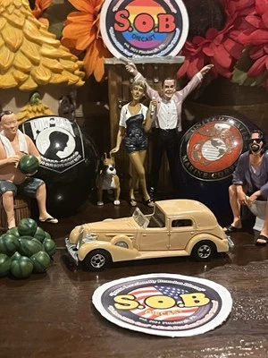 Caddy clásico Hot Wheels Blackwalls 1935 35 1:64 bronceado fundido a presión usado excelente estado HK Foto 1 de 4