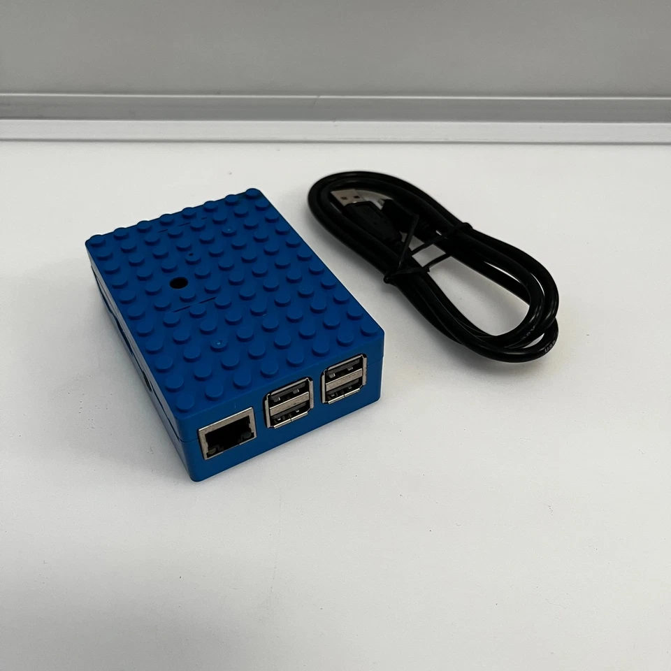 Raspberry Pi 3 Model B V1.2  with Case & Cable - Image 1 of 3