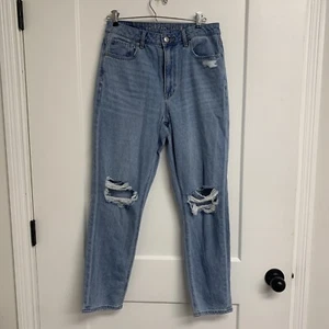 American Eagle Womens Ripped Mom Jeans Size 8 High Rise Stretch Light Wash Denim - Picture 1 of 9
