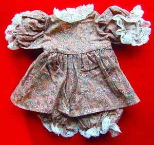 VESTIDO DE BEBÉ DE 2 PIEZAS DE CACHEMIRA DE COLECCIÓN DE LOS AÑOS 50 ~ HECHO A MANO ~ TALLA RECIÉN NACIDO ~ HECHO EN EE. UU. - Imagen 1 de 7