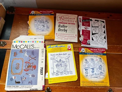 Lot of Aunt Martha’s Noah’s Ark Little Angel Pigs Flowers for Every Day Roller - Image 1 of 4