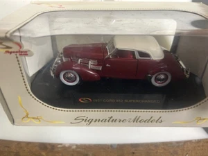 Signature 1937 Cord 812 Supercharged...1/32...MINT...#32312 - Picture 1 of 2