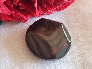 Bouton ancien en celluloïd cœur irisé foncé collection 2,7 cm G15D - Picture 1 of 3