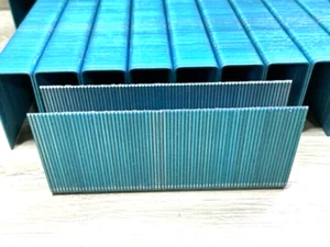 Staples Wide Crown 16 Gauge Galvanized Pasloade 403471 2" x 15/16" 1800 pcs - Picture 1 of 4