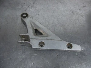 HONDA MAGNA V30 FOOTREST REAR HANGER - Picture 1 of 2