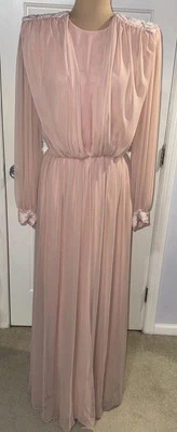 Vestido de manga comprida vintage anos 80 Jack Bryan formal rosa chiffon frisado tamanho 10 - Imagem 1 de 4