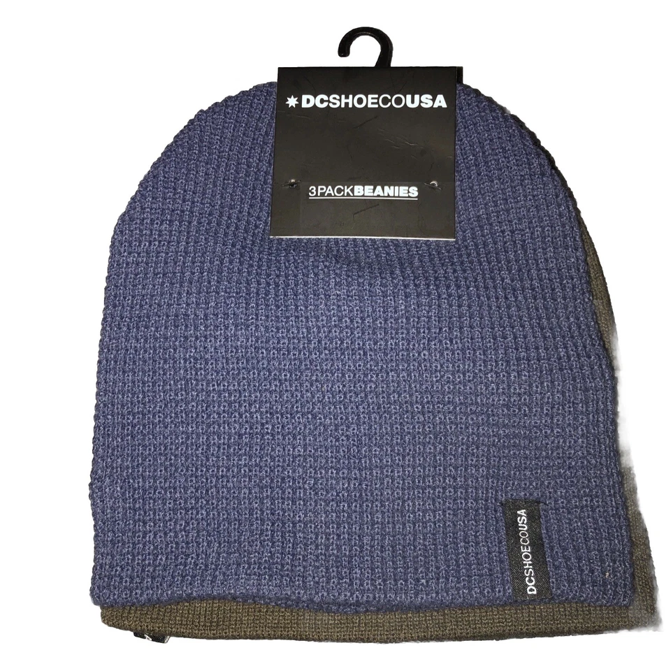 Paquete de 3 gorros gofre multicolor DCShoeCOUSA. 2 tonos azul+1 marrón. Precio de venta sugerido por el fabricante $48 Foto 1 de 4