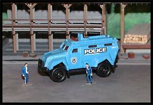 Matchbox: HO Scale _ 2011 _ SWAT Truck / Police Special Response _ Unit 8