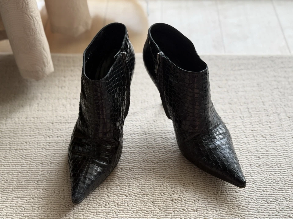 YVES SAINT LAURENT Mujer Piel de Serpiente Botines, Tacones de Aguja 3", Negros,Talla 7 Foto 1 de 4