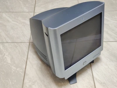 HP Pavilion mx704  — 16" Flat-Screen CRT VGA Color Computer Monitor — Working! - Image 1 of 4