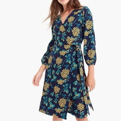 J. Vestido envolvente Crew 365 crepé dorado floral azul marino talla 4 Foto 1 de 4