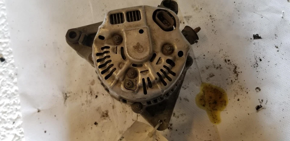 Alternador usado compatible con: Chevrolet Prizm 1998 grado B Foto 1 de 3