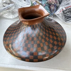 Mata Ortiz Pottery Yoly Ledezma Red Black Checkered Delicate Vase Read Det - Picture 1 of 5