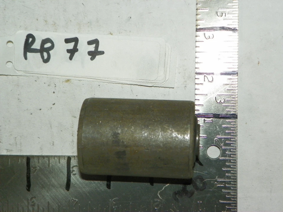 Bujes de goma Willys Front 1963-69 NOS recubiertos de acero RB77 hechos en EE. UU. Foto 1 de 1