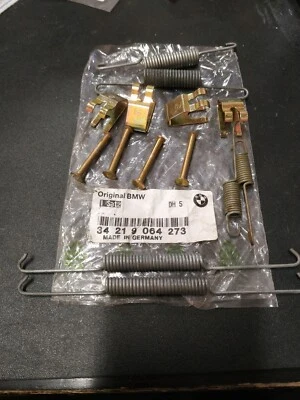 BMW E28-E34 drum brake springs repair kit !NEW! GENUINE 34219064273 - Image 1 of 2
